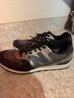 New Balance 696 Women's sneaker